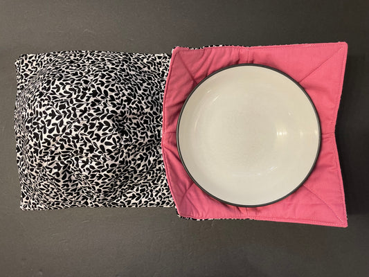Pink and Black Leafy Bowl Cozy