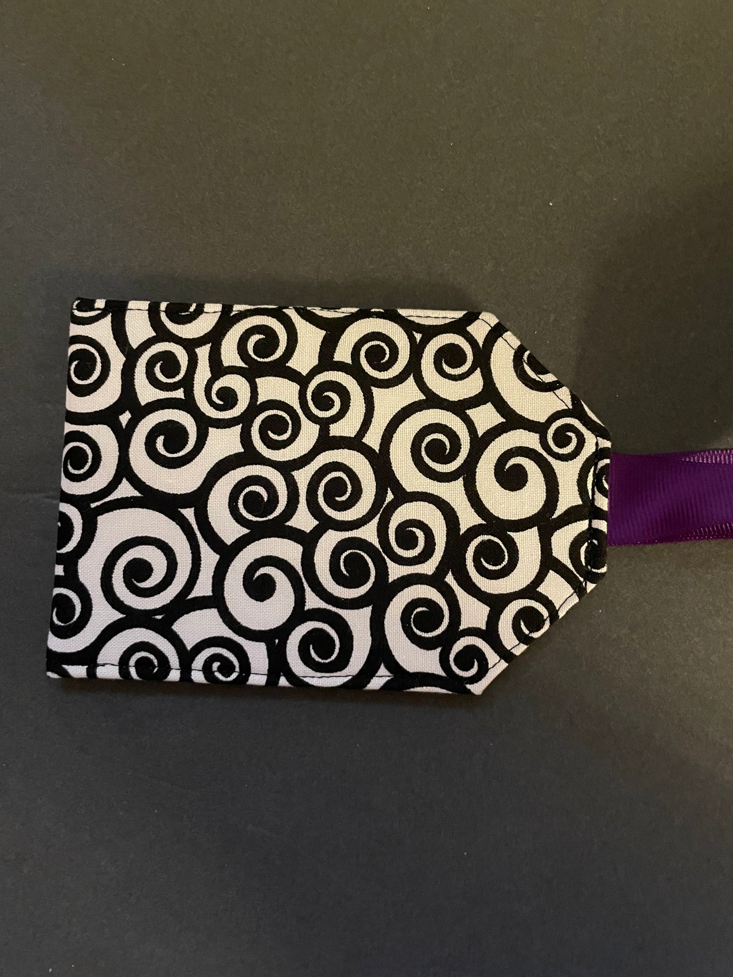 Black and White Swirl Luggage Tag
