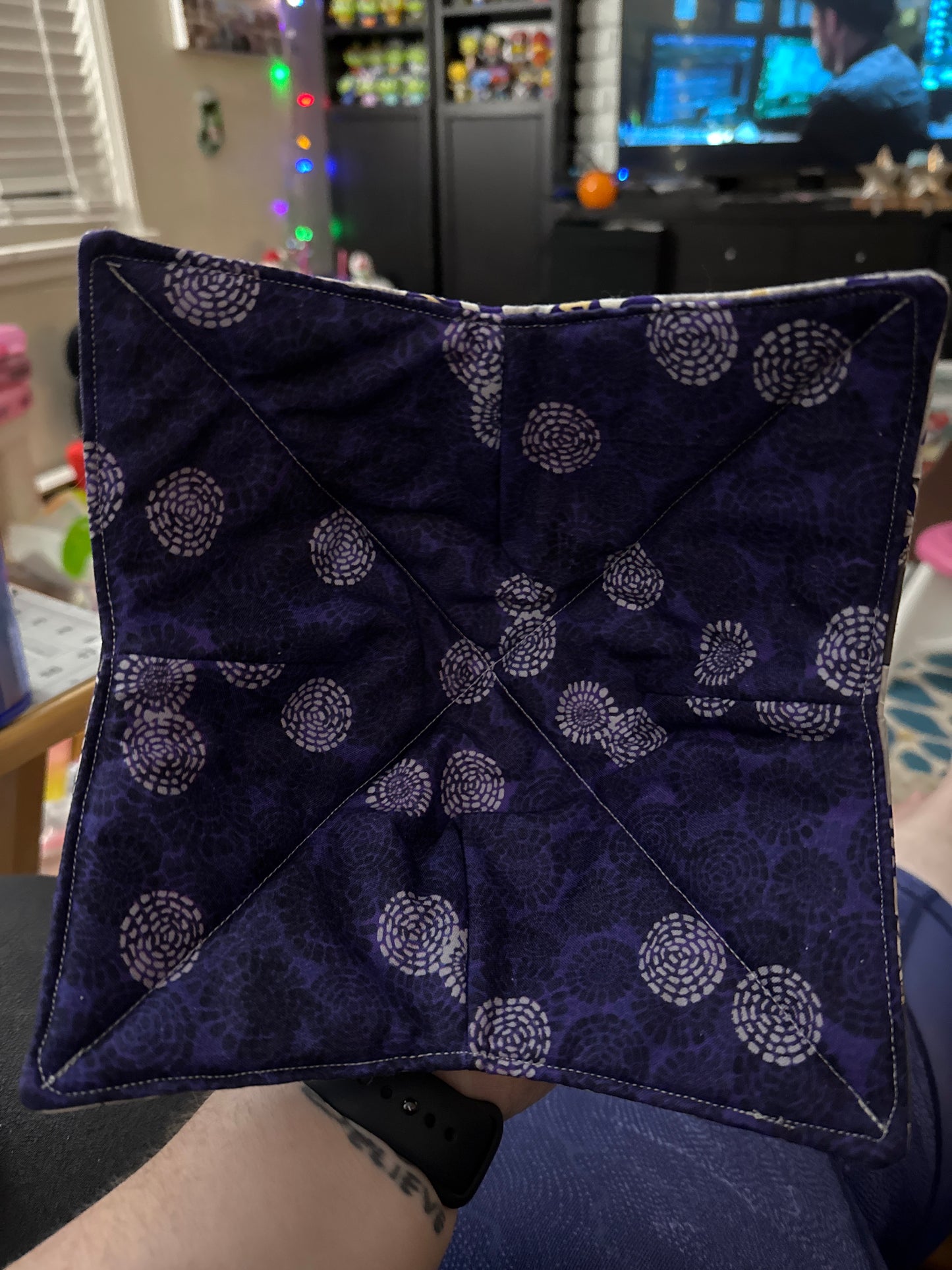 UW Bowl Cozy - Grey Background and Purple Inside