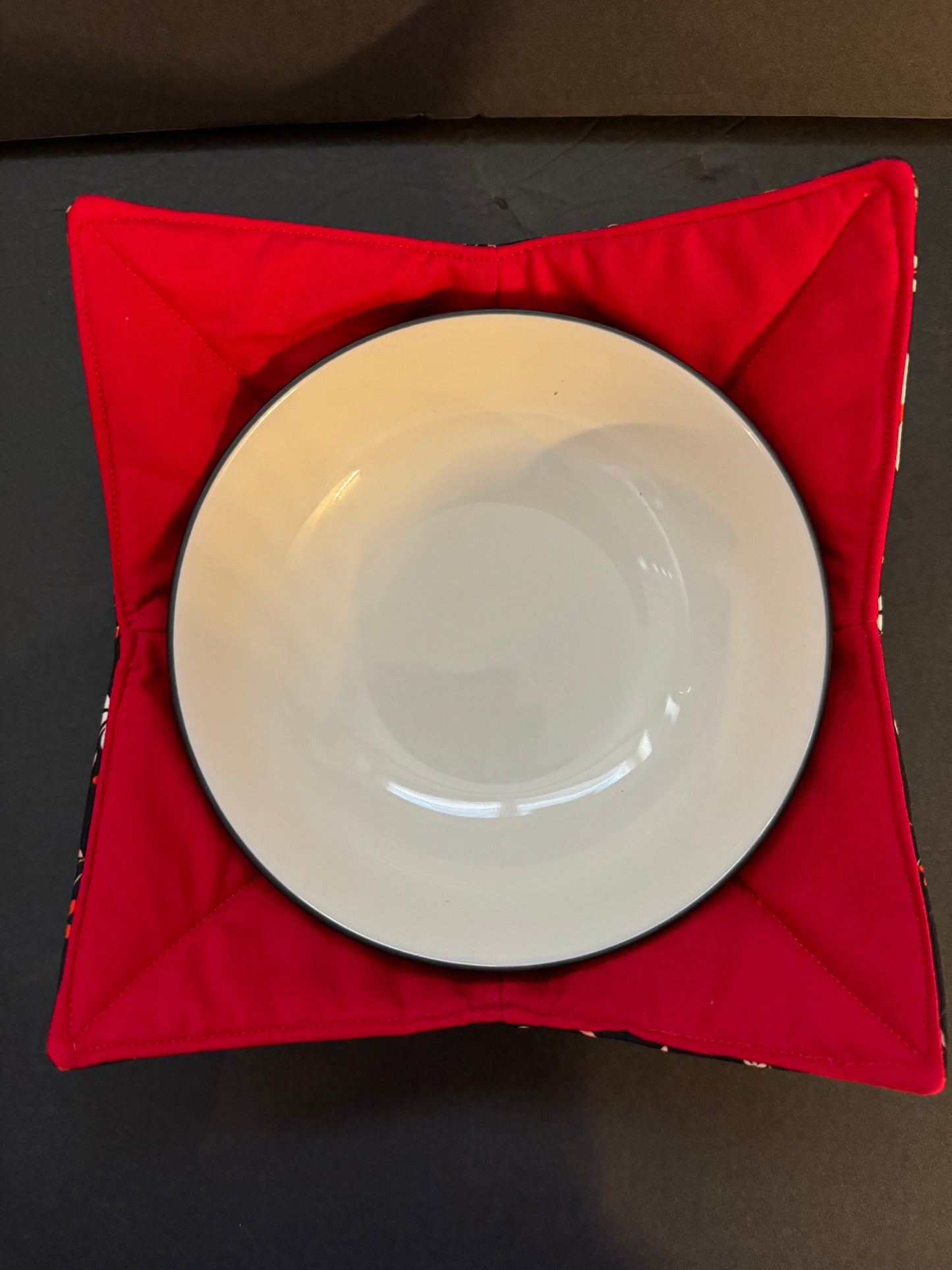Black and Red Floral Bowl Cozy